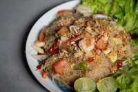 Yum Woon Sen (Glass Noodle Salad) Recipe - Recipes.net image