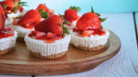 NO-BAKE Mini Cheesecakes with Strawberry Topping - Recipe book image