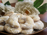 Almond Crescent Cookies Recipe - Food.com image