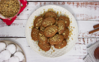 Greek Christmas Honey Cookies (Melomakarona) | fooodlove.com image