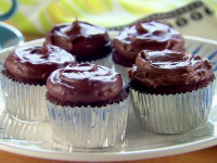 Chocolate Pudding Frosted Cupcakes Recipe | Trisha ... image