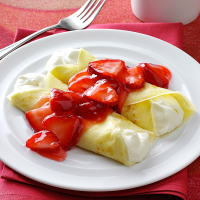 Strawberry Creme Crepes Recipe: How to Make It image