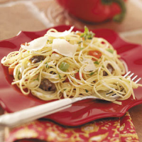 Pasta with Sausage 'n' Peppers Recipe: How to Make It image