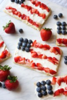 Individual 4th of July Fruit Pizzas - The Garlic Diaries image