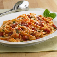 Fettuccine Pasta with Tomatoes and Garlic - Ready Set Eat image