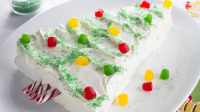HOW TO DECORATE CHRISTMAS TREE CAKE RECIPES