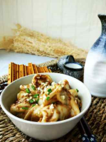 Wontons with Garlic Sesame Sauce recipe - Simple Chinese Food image