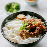 Beef Ho Fun Noodle Soup | China Sichuan Food image