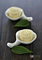 Durian Snowskin Mooncakes ?????? - Anncoo Journal image