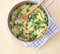 5-ingredient pasta recipes | BBC Good Food image