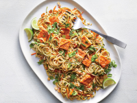 Make Spiralized Zucchini Noodles With Spicy Peanut Sauce ... image