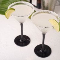 How to make a margarita - Cookist image