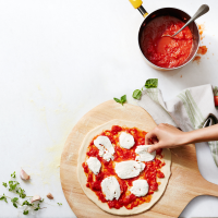 Naples Pizza Sauce | Rachael Ray In Season image