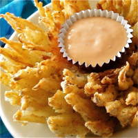 HOW TO PREPARE A BLOOMING ONION RECIPES