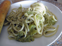 HOW TO MAKE GREEN PASTA SAUCE RECIPES