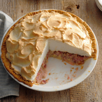 Contest-Winning Rhubarb Meringue Pie Recipe: How to Make It image