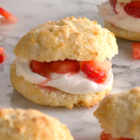 STRAWBERRY SHORTCAKE BISCUIT CAKE RECIPES