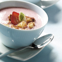 Smooth Strawberry Soup Recipe: How to Make It image