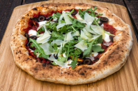Olive, Sundried Tomato, and Rocket Pizza Recipe — Ooni Europe image