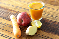 Golden Carrot & Classic Green Juice Recipes – Nics Nutrition image
