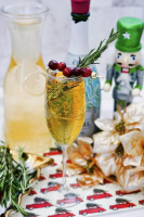 Alcoholic Drinks – BEST Sparkling White Christmas Cocktail ... image