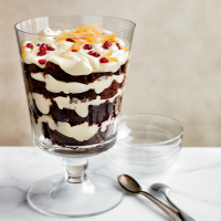 Gingerbread and White Chocolate Mousse Trifle Recip… image