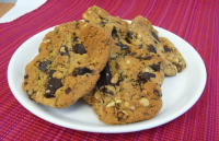 Chewy peanut butter and chocolate cookies - Healthy Food Guide image