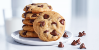 Grand Chocolate Chip Cookie Recipe | Ghirardelli image