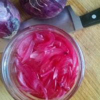 HOW TO MAKE PICKLED WHITE ONIONS RECIPES