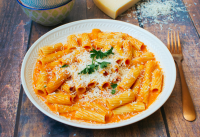 Fire-Roasted Red Pepper Pasta - Mealthy.com image