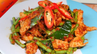 Pad Prik King Moo - Delicious Thai Ginger Dry Red Curry image