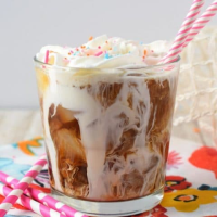 Iced Vanilla Latte (Starbucks Copycat) – Snacks and Sips image