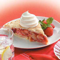Strawberry Apple Pie Recipe: How to Make It image