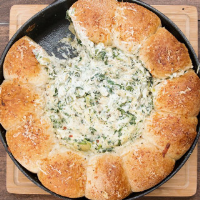 Cheesy Spinach and Artichoke Bread Ring Dip image