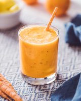 Carrot apple smoothie with ginger and turmeric image