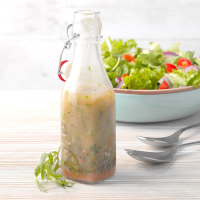 Tarragon Salad Dressing Recipe: How to Make It image