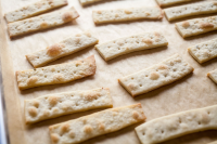 HOW TO MAKE CRACKERS RECIPES