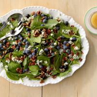 Spinach Blueberry Salad Recipe: How to Make It image