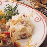 Rich and Creamy Mashed Potatoes Recipe: How to Make It image