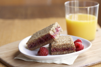 Raspberry Breakfast Bars With Whole Grain | Driscoll's image