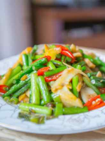 Stir-fried conch slices with garlic stalks recipe - Simple ... image
