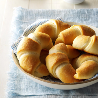 Crescent Dinner Rolls Recipe: How to Make It image