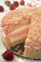 Strawberry Crunch Cheesecake - CincyShopper image