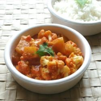 Gobi Aloo (Indian Style Cauliflower with Potatoes) Recipe ... image