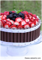 Kit Kat Cake With Strawberries - CakeWhiz image
