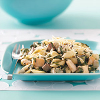 Chicken & Spinach Pasta Recipe: How to Make It image
