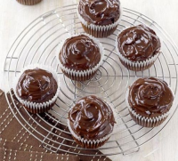 CHOC CUPCAKES WITH FILLING RECIPES