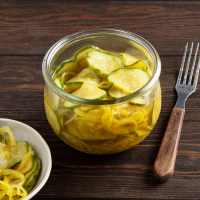 Easy Refrigerator Pickles Recipe: How to Make It image