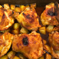 ROASTED CHICKEN THIGHS WITH POTATOES AND CARROTS RECIPES