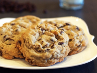 GIANT CHOCOLATE CHIP COOKIES RECIPES